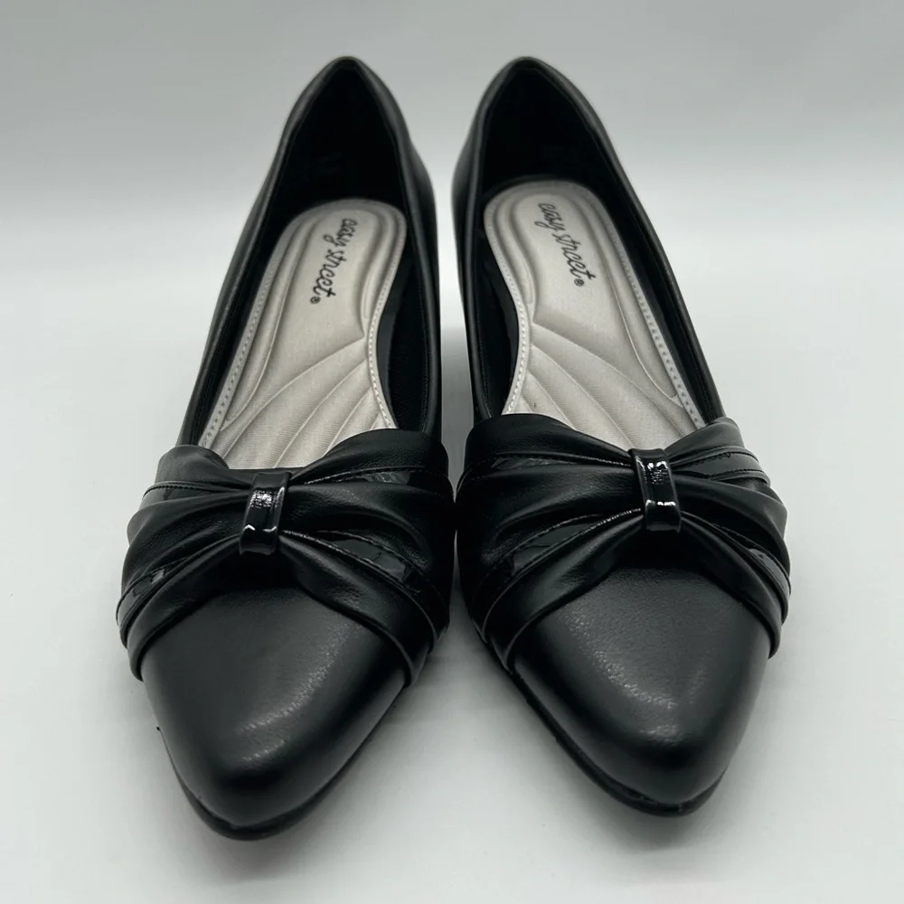 Easy Street Millie Black Pumps Size 10 Medium Low Block Heel with Patent Toe NWB